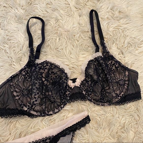 Victoria’s Secret bra and underwear bundle set - Picture 3 of 6